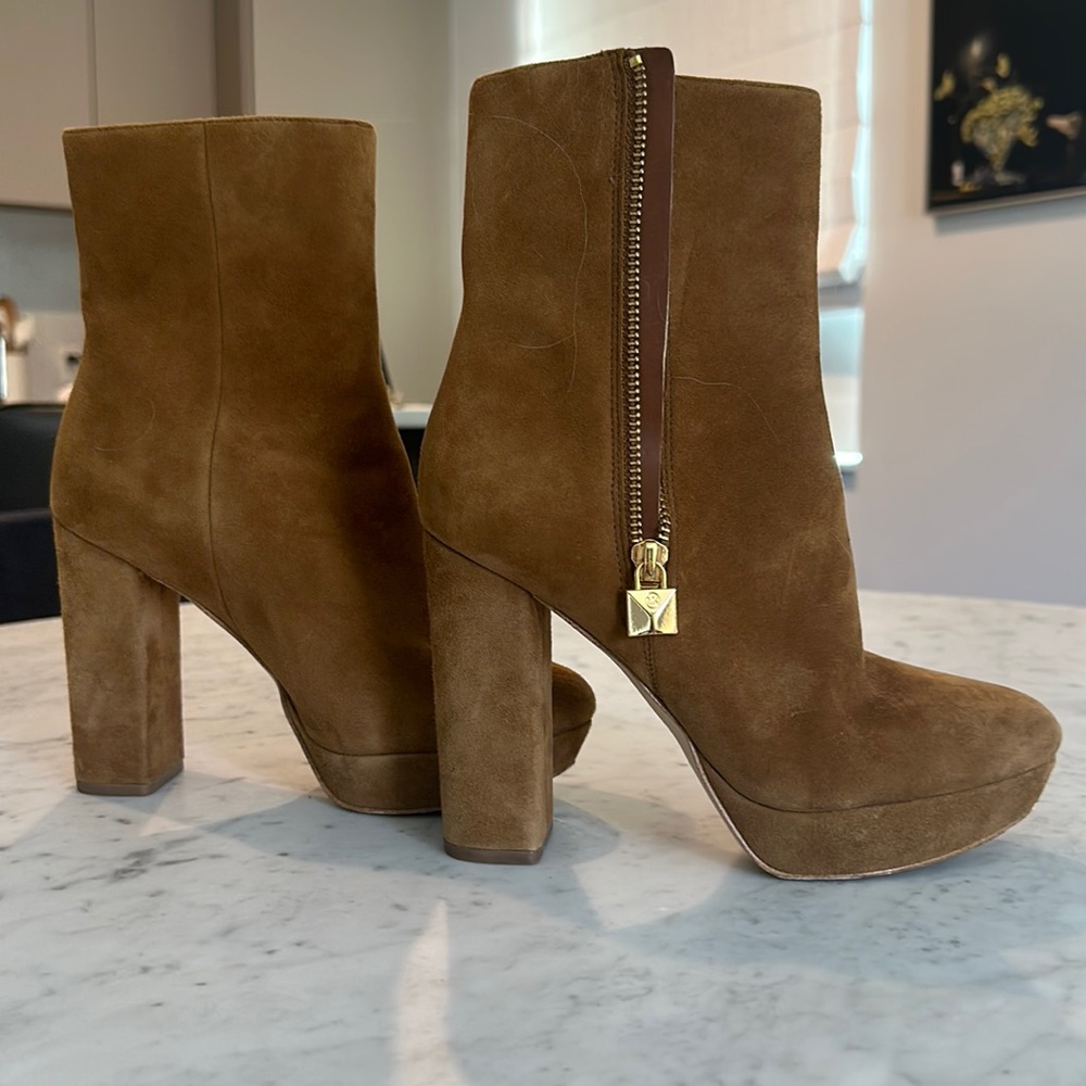 Gently use suede platform boos